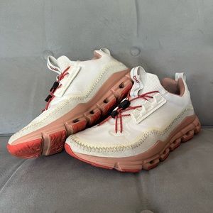 ON Women's Cloudaway Sneaker, size 8